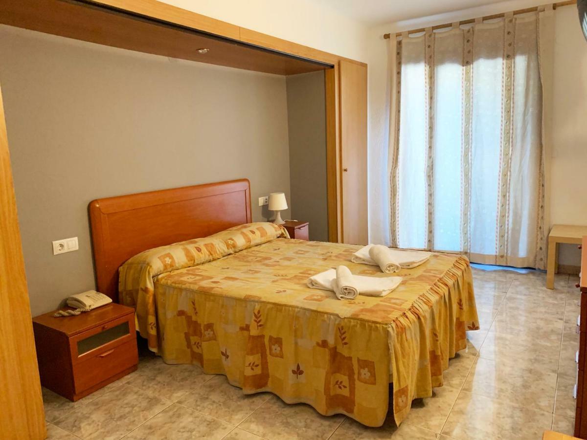 Hotel Barcelona Sant Julia de Loria Bagian luar foto