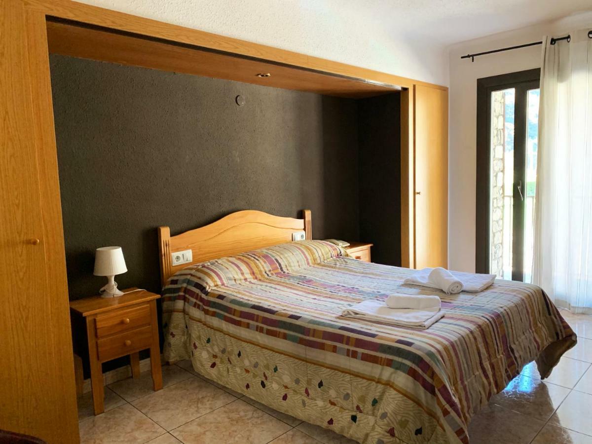 Hotel Barcelona Sant Julia de Loria Bagian luar foto
