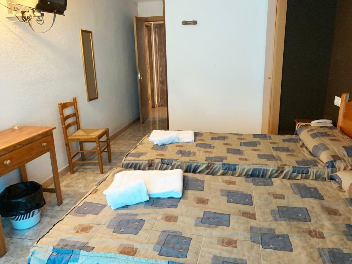 Hotel Barcelona Sant Julia de Loria Bagian luar foto