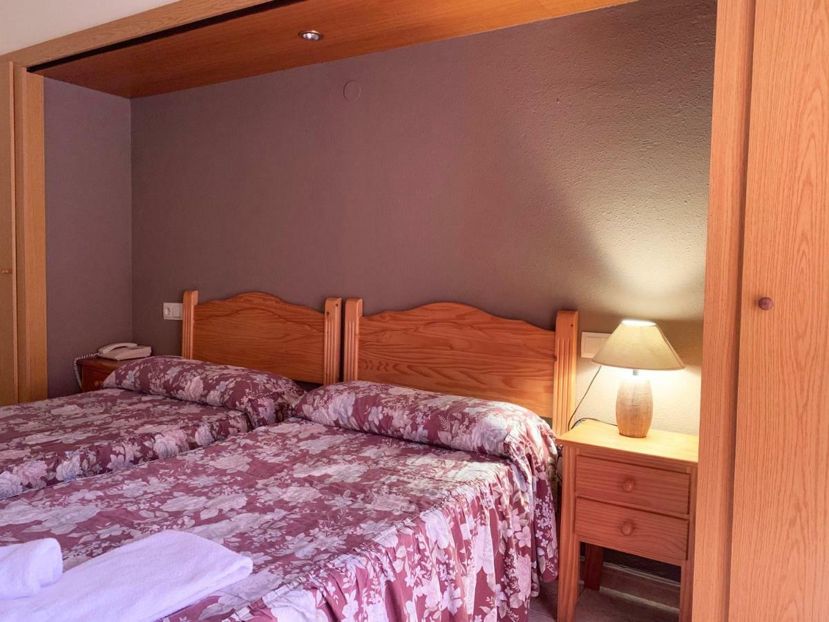 Hotel Barcelona Sant Julia de Loria Bagian luar foto