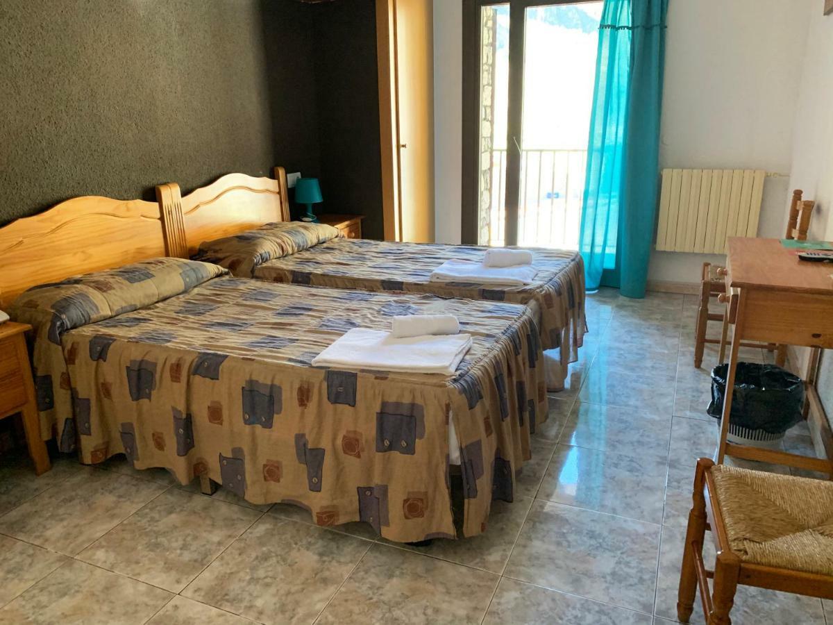 Hotel Barcelona Sant Julia de Loria Bagian luar foto