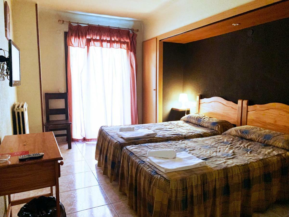 Hotel Barcelona Sant Julia de Loria Bagian luar foto