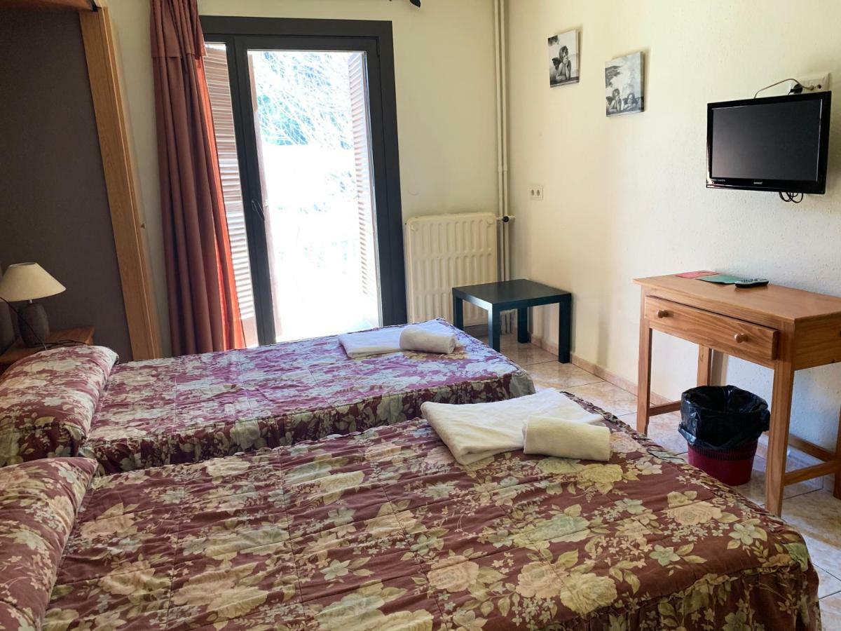 Hotel Barcelona Sant Julia de Loria Bagian luar foto