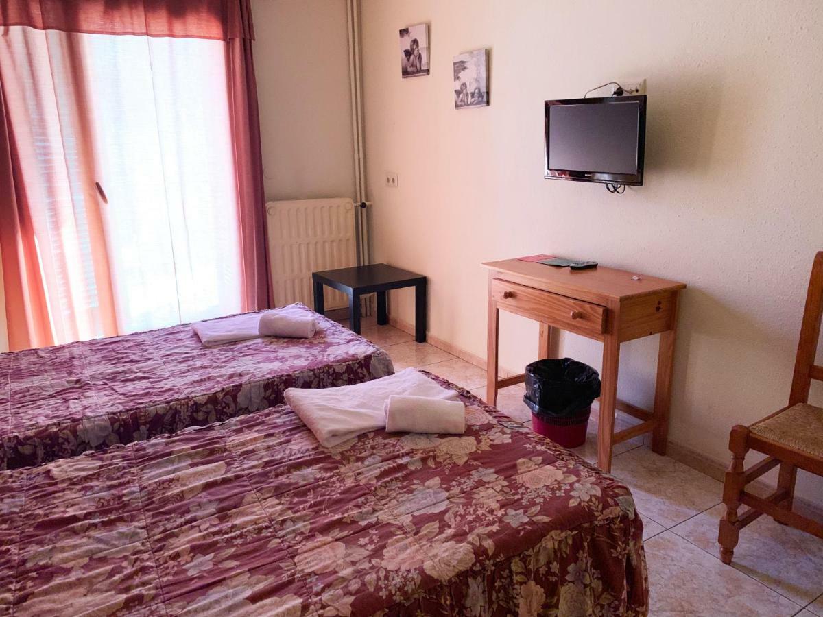 Hotel Barcelona Sant Julia de Loria Bagian luar foto