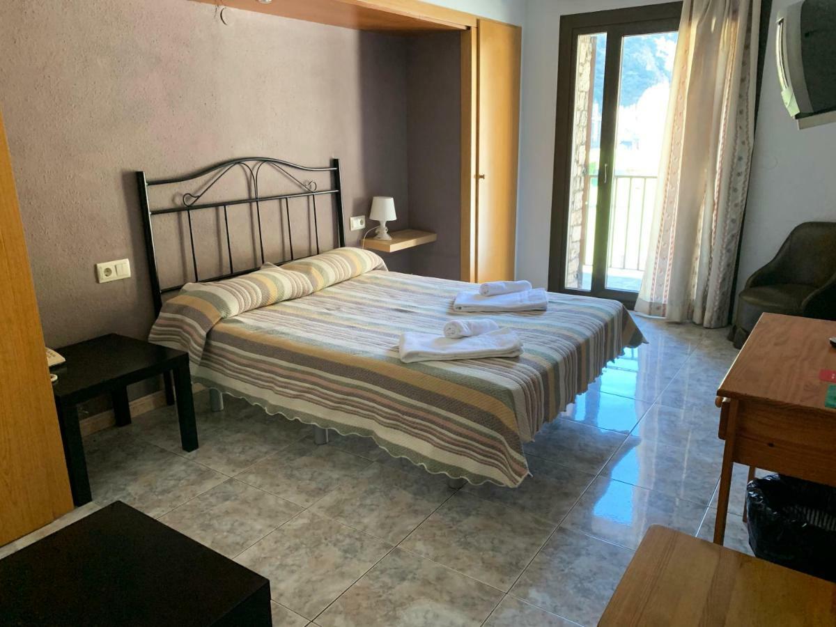 Hotel Barcelona Sant Julia de Loria Bagian luar foto