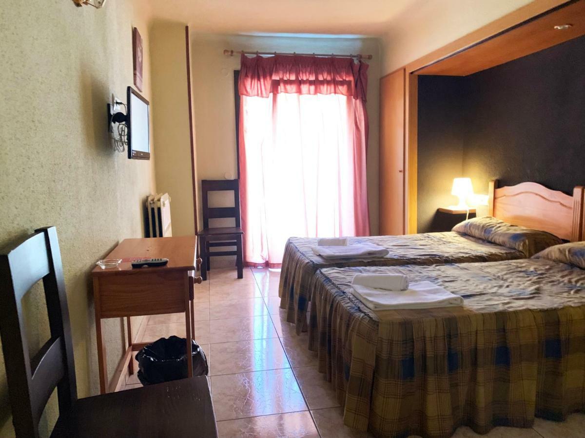 Hotel Barcelona Sant Julia de Loria Bagian luar foto